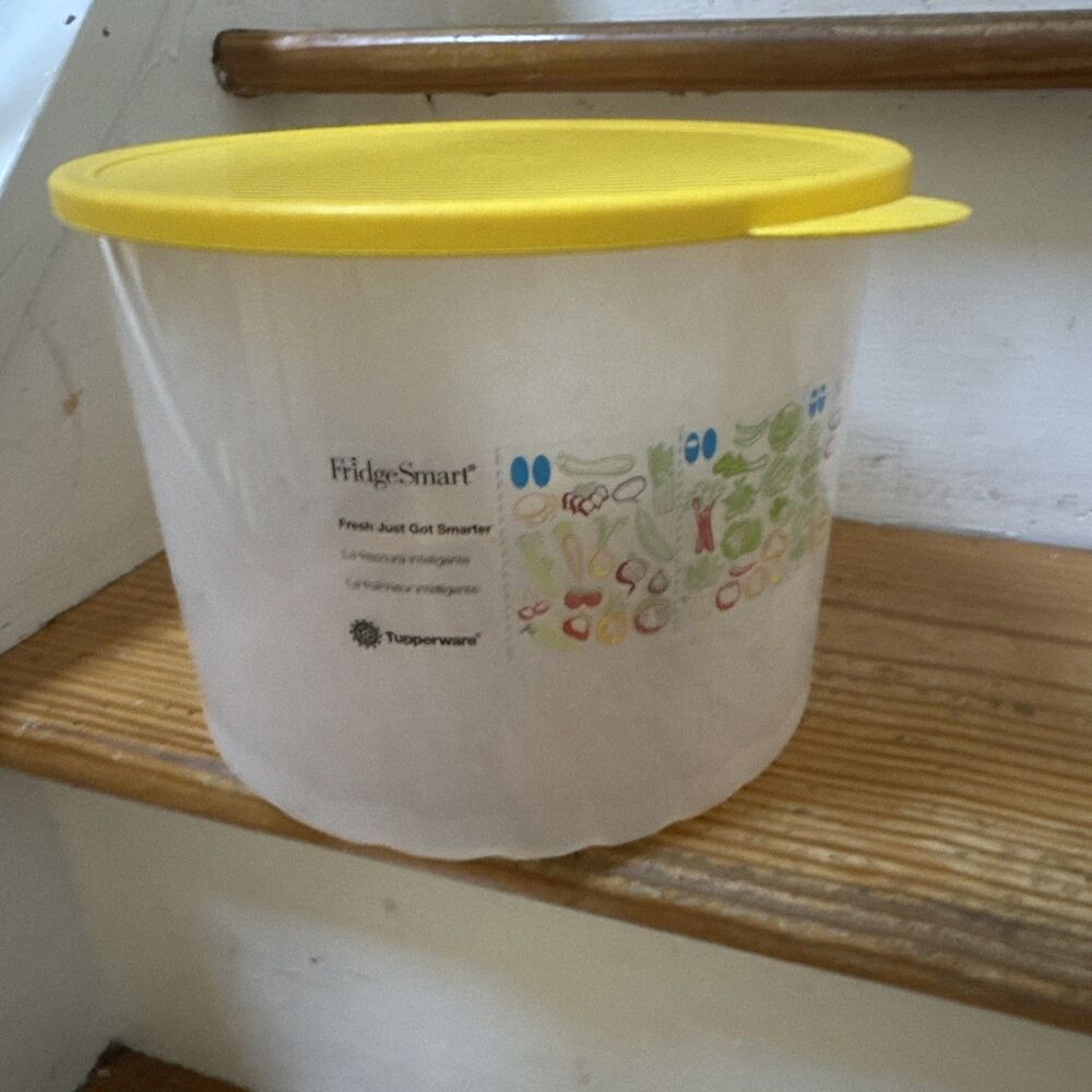 Tupperware Fridge Smart Storage Produce Container Round Clear Yellow Lid